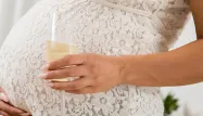 Alcool et grossesse : les Français connaissent encore mal les risques sur les futurs bébés, dès le premier verre