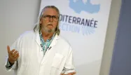 Le gouvernement condamne fermement une "nouvelle violation des règles éthiques" après la publication d'une nouvelle étude de Didier Raoult se basant sur des essais cliniques non déclarés au sein de l'IHU de Marseille.