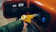 L'indemnité carburant sera conditionnée aux prix de l'essence, indique Bruno Le Maire
