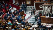 Un vote définitif du projet de loi immigration est prévu mardi, à condition qu'il passe l'obstacle de la Commission mixte paritaire.