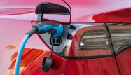 L'électrification du parc automobile pourrait grignoter les recettes de l'État, notamment en matière de fiscalité sur le carburant.