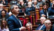 Loi immigration : ce que l'on sait des termes de l'éventuel accord entre la droite et le gouvernement