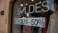 «Aujourd’hui, on est dans un esprit du besoin» : des clients frileux pour les soldes d'hiver