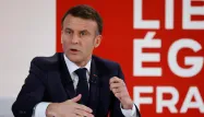 Macron annonce une tenue unique expérimentée dans 100 établissements scolaires et une possible généralisation en 2026