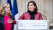Une passation de pouvoir a eu lieu ce vendredi au ministère de l'Éducation nationale entre Nicole Belloubet et Amélie Oudéa-Castéra
