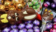 Le prix des chocolats de Pâques est en hausse par rapport à 2023 mais tous les chocolatiers ne sont pas logés à la même enseigne.