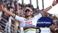 Seul au monde, Mathieu Van der Poel remporte son deuxième Paris-Roubaix