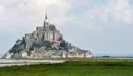 La flamme olympique doit passer au Mont-Saint-Michel.