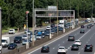 Vacances : suivez la préparation des dépanneurs qui interviennent sur les autoroutes partout en France