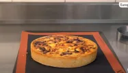 VIDÉO - Les Recettes des Bons Vivants : la quiche chorizo, pommes de terre, oignon de Christophe Haton