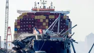 États-Unis : le porte-conteneurs à l'origine de l'effondrement du pont de Baltimore sera retiré lundi