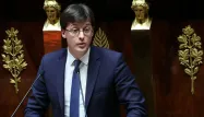 Assemblée nationale : le macroniste Sacha Houlié affirme qu'il ne «siégera pas» dans le groupe Renaissance