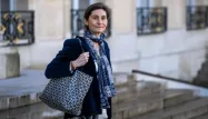 Amélie Oudéa-Castéra, la ministre des Sports et des Jeux olympiques et paralympiques, est un profil qui intrigue.