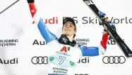 Clément Noël a renoué avec la victoire, plus d'un an après son dernier succès, en survolant la deuxième manche du slalom à Schladming