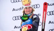 La skieuse américaine Mikaela Shiffrin a établi le nouveau record de victoires en Coupe du monde féminine en remportant son 83e succès en carrière