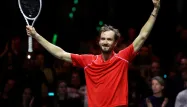Daniil Medvedev a remporté l'ATP 500 de Rotterdam en dominant en trois sets Janiik Sinner en finale