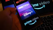 Prime Video, service de streaming d'Amazon, et Apple TV+ investissent de plus en plus dans les salles de cinéma.