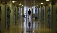 Le nombre de détenus a atteint un nouveau record historique au 1er mai, avec 73.162 personnes incarcérées dans les prisons françaises.