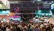 Des milliers de visiteurs arpentent les allées du salon VivaTech dédié aux nouvelles technologies.