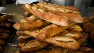 EUROPE 1 ET VOUS - Face aux boulangeries industrielles, l'impuissance des petits artisans