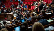 L'Assemblée nationale a adopté en première lecture une proposition de loi transpartisane pour améliorer l'accès des femmes aux postes à responsabilité dans la fonction publique.