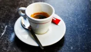 L’illusion du coup de fouet du café noir : c’est le cerveau qui crée l’effet, pas la caféine
