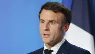 Emmanuel Macron profite de sa visite en Jordanie pour féliciter le Qatar pour le Mondial et son "ami" Sissi pour l'organisation de la COP27.
