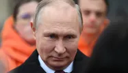 Le président russe Vladimir Poutine a appelé à l'éloignement des civils des zones dangereuses près de Kherson en Ukraine.