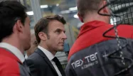 Emmanuel Macron a visité une entreprise de munitions.