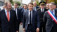Emmanuel Macron a promis lundi une "vraie décentralisation
