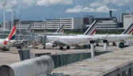 Aucun des 170 aéroports français n'a connu de problème d'approvisionnement en kérosène pendant la grève des raffineries.