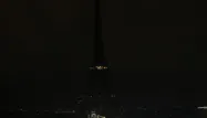 La Tour Eiffel s'éteint désormais à 23h45.