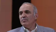 "C'est une honte de voir le président de la France se mettre du mauvais côté de l'histoire" a déclaré Garry Kasparov.