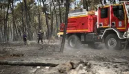 Les pompiers sont en état d'alerte dans plusieurs départements exposés aux feux de forêt.