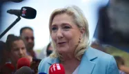 Marine le Pen continue sa progression dans les intentions de vote selon un dernier sondage Elabe
