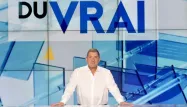 Yves Calvi présente "L'info du vrai" sur Canal+ depuis 2017