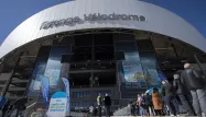 A Marseille, la vaccination contre le coronavirus s'intensifie dans le stade Vélodrome.
