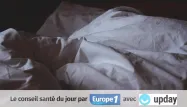 Si on a du mal à trouver le sommeil, il existe une couverture lestée qui permet de mieux dormir.