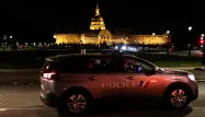 Trois personnes ont été interpellées aux Invalides dimanche.