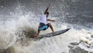 Italo Ferreira surf JO Tokyo @Yuki IWAMURA / AFP
