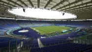 Le match d'ouverture a lieu au stade olympique de Rome.