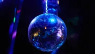 Les discothèques rouvriront le 9 juillet en France.