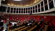 Les discussions sur le pass sanitaire se poursuivent à l'Assemblée.