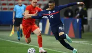 La France a battu le Pays de Galle 3-0 en match préparatoire à l'Euro.