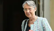 La ministre du Travail, Elisabeth Borne a détaillé le plan du gouvernement pour les salariés qui auront bientôt l'obligation de se faire vacciner.