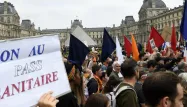 Plus de 114.000 personnes s’étaient rassemblées contre le pass sanitaire samedi dernier en France.