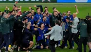 L'équipe d'Italie célèbre sa qualification pour la finale de l'Euro 2020 après sa victoire aux tirs-aux-buts face à l'Espagne