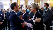 Le président Emmanuel Macron a reçu 300 harkis à l'Élysée.