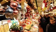 «C'est un retour à l'enfance» : le marché de Noël de Mulhouse séduit les petits et les grands