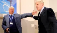 Le père de Boris Jonhson (à gauche) met son fils dans l'embarras avec son comportement.